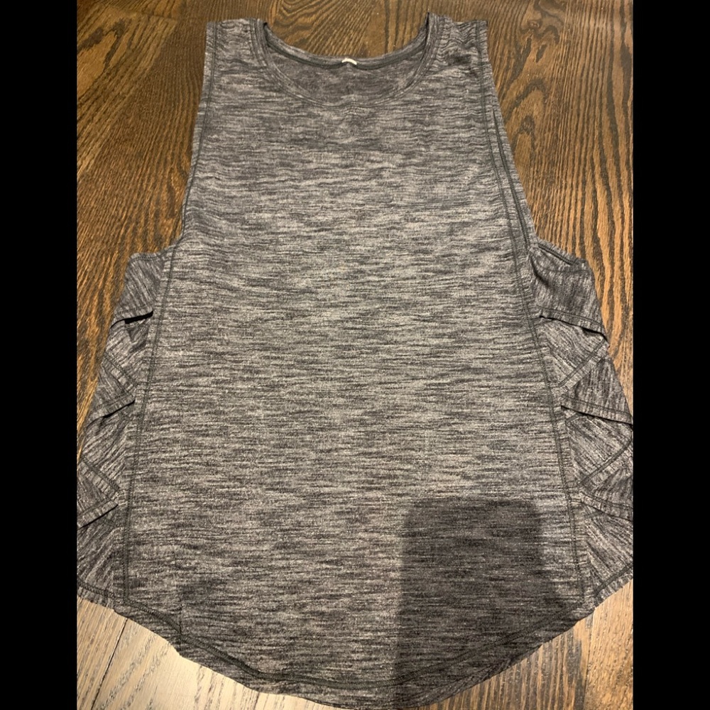 Lululemon grey tank